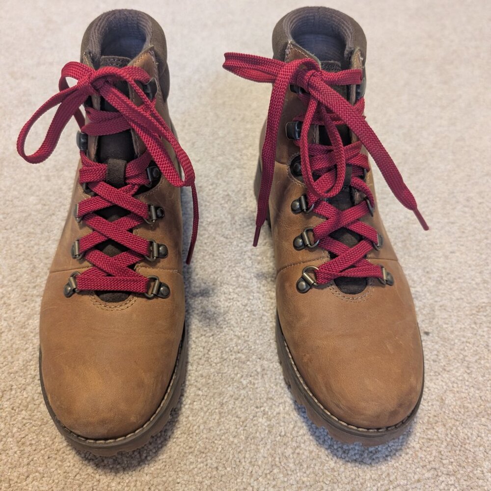 Timberland Ellendale Tan Boots with Red Laces